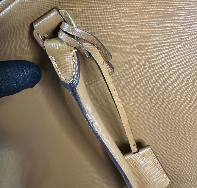 揹不到降價Prada plume30 送coach正品揹帶-12