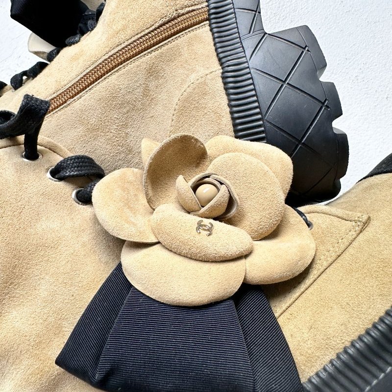Chanel 山茶花蝴蝶結 軍靴 卡其全新 可拆 山茶花-1