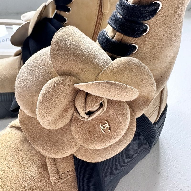 Chanel 山茶花蝴蝶結 軍靴 卡其全新 可拆 山茶花-19