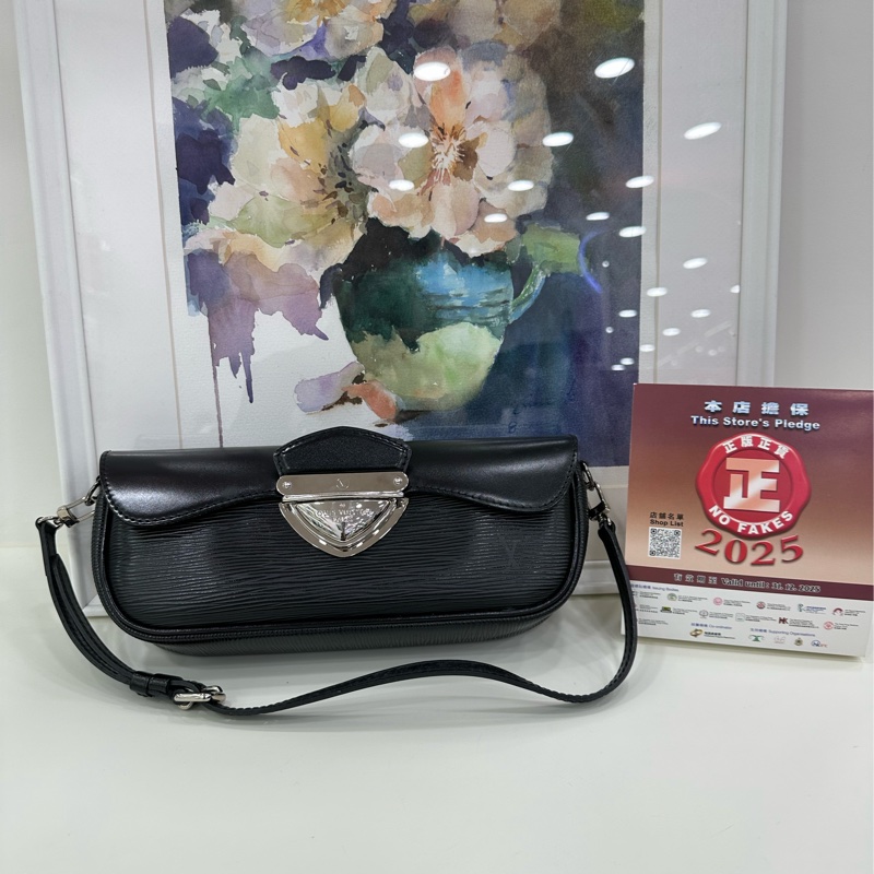 lv黑色水波紋盾牌腋下中古包,原始好成色 無明顯瑕疵-0