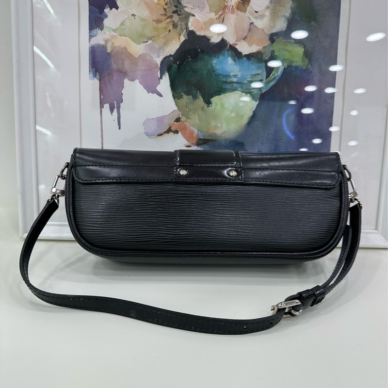 lv黑色水波紋盾牌腋下中古包,原始好成色 無明顯瑕疵-2