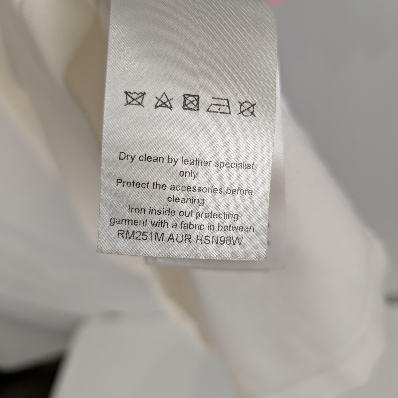 莉亞精品♡浮雕皮標短袖.尺碼M.近新美品-4