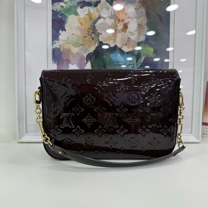 LV/路易威登車厘子色金扣漆皮單肩腋下包 少少發黏，無吸色-2