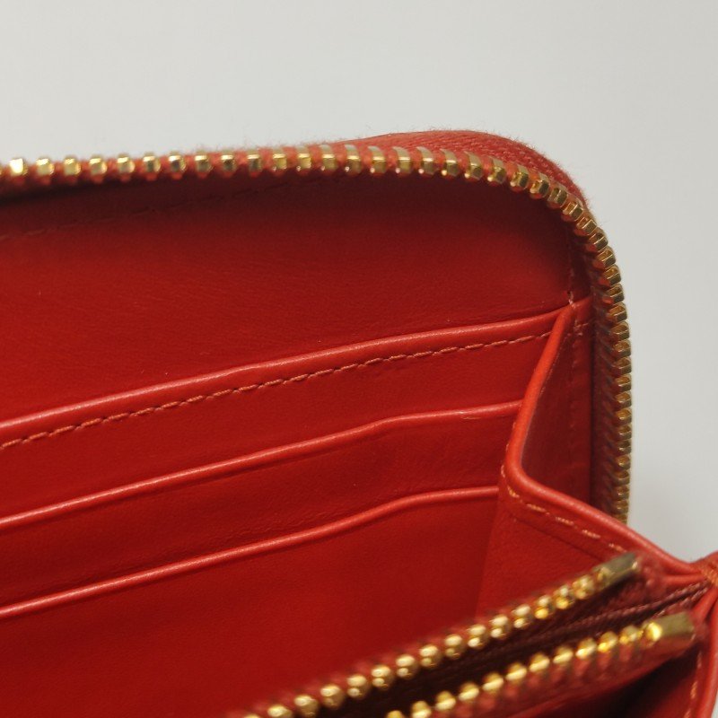 Miu Miu 油蠟皮 純色 鱷魚 壓花 字母 logo 拉鍊 手拿包-13