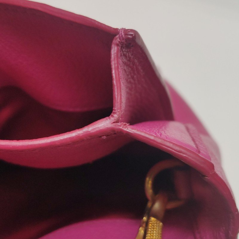 Miu Miu Madras 羊皮 純色 字母 Logo 斜背包 單肩包-18