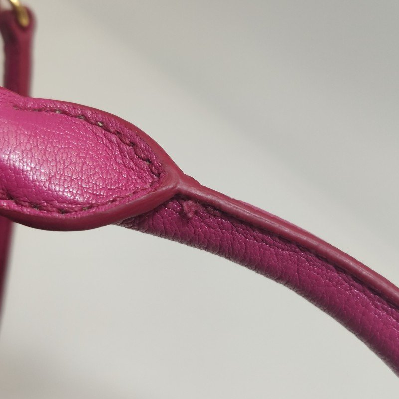 Miu Miu Madras 羊皮 純色 字母 Logo 斜背包 單肩包-22