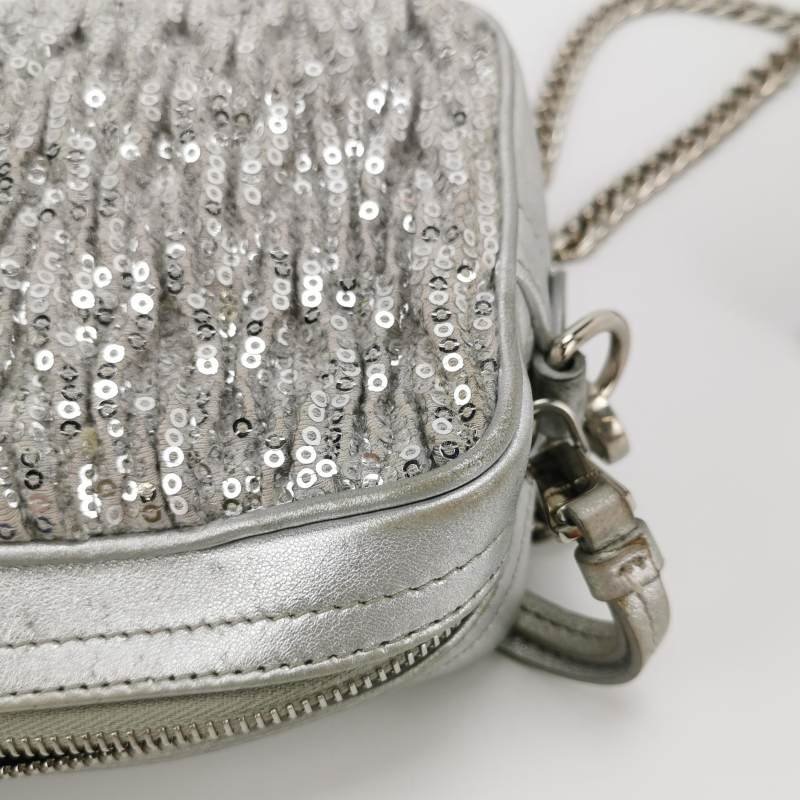 Miu Miu 羊皮 純色 亮片 字母 logo 拉鍊 相機包 斜背包-12