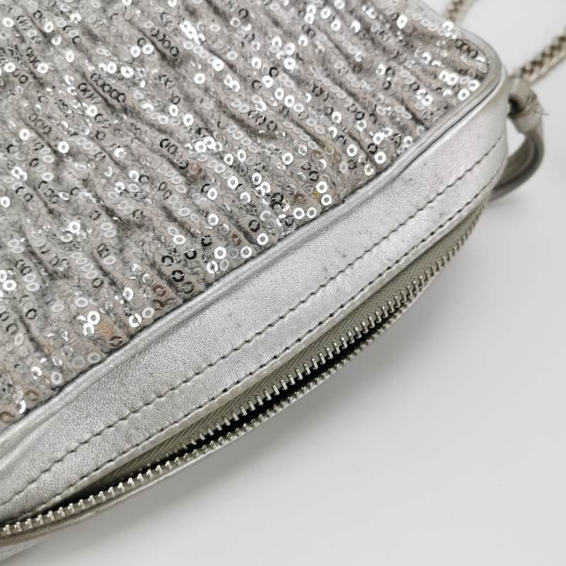 Miu Miu 羊皮 純色 亮片 字母 logo 拉鍊 相機包 斜背包-13