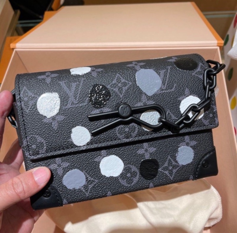 LV x YK 草間彌生 男裝限量款 steamer 鏈條包-0