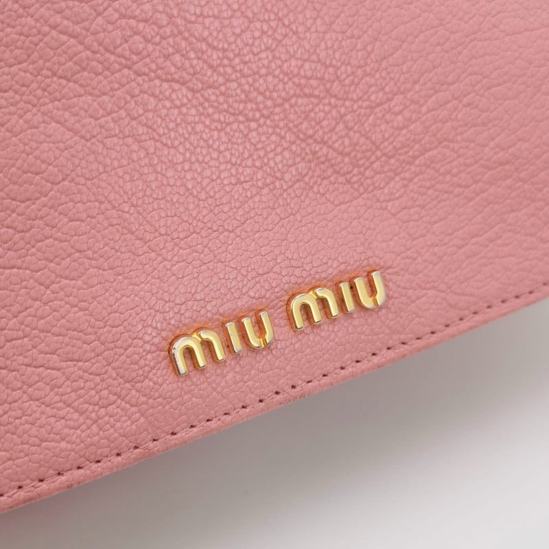 Miu Miu 羊皮 拼色 字母 Logo 斜挎包-7