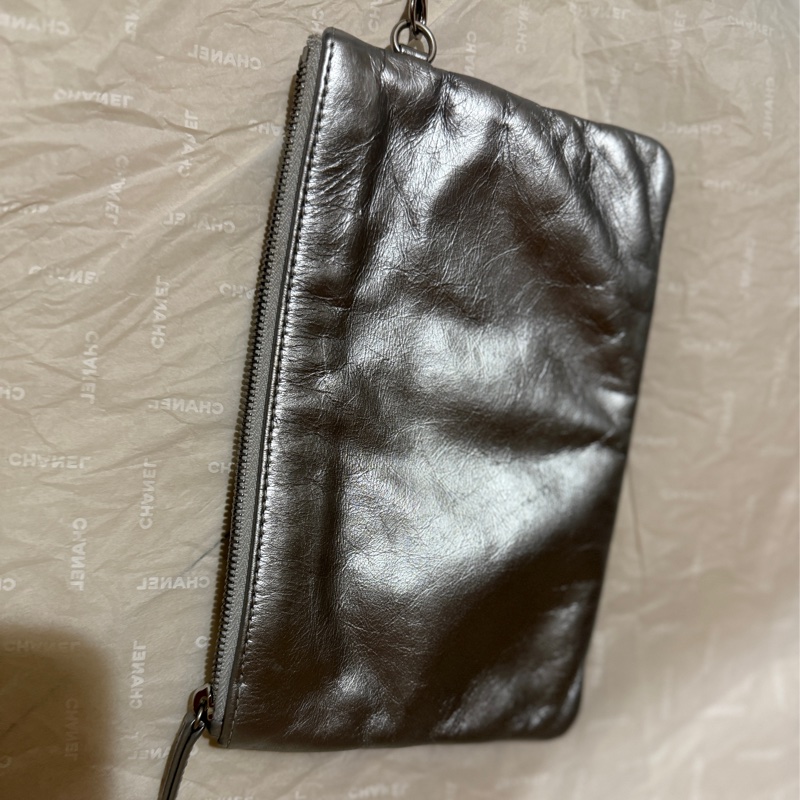 【CHANEL 爆款22 bag 小款 / 淺灰色銀字】-31