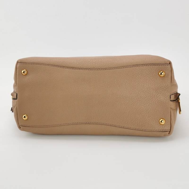 Miu Miu 羊皮 純色 字母 Logo 斜背包-5