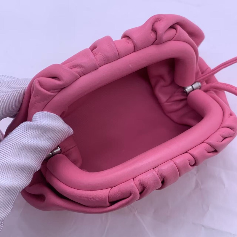 BV 葆蝶家19年最新款 雲朵☁️ mini零錢包 鑰匙包 掛飾 可搭配大雲朵包使用-3