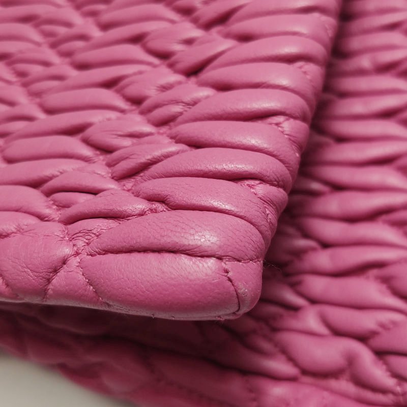 Miu Miu Crystal 系列 羊皮 純色 褶皺 珩縫鑽飾 單肩包-15