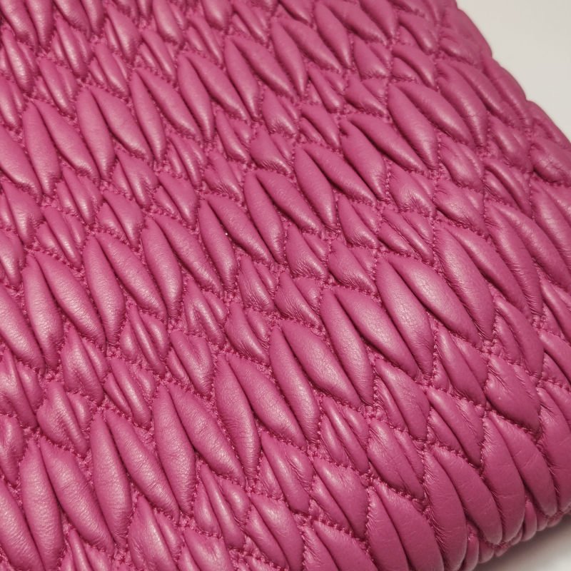 Miu Miu Crystal 系列 羊皮 純色 褶皺 珩縫鑽飾 單肩包-22