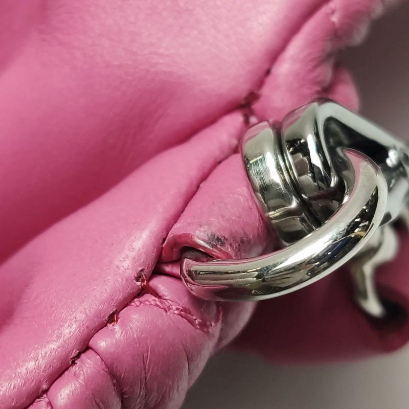 Miu Miu Crystal 系列 羊皮 純色 褶皺 珩縫鑽飾 單肩包-27