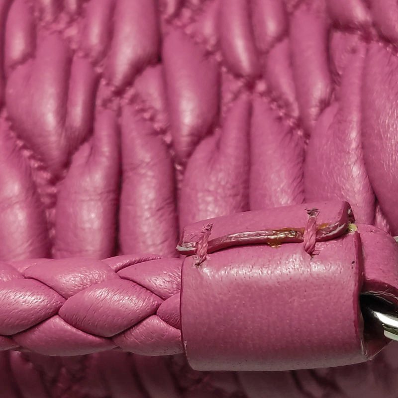 Miu Miu Crystal 系列 羊皮 純色 褶皺 珩縫鑽飾 單肩包-28