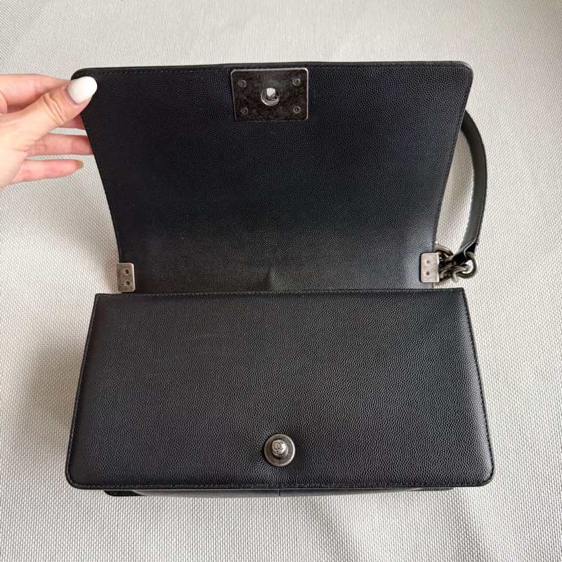 Chanel Boy 黑色菱格紋荔枝皮25cm-12