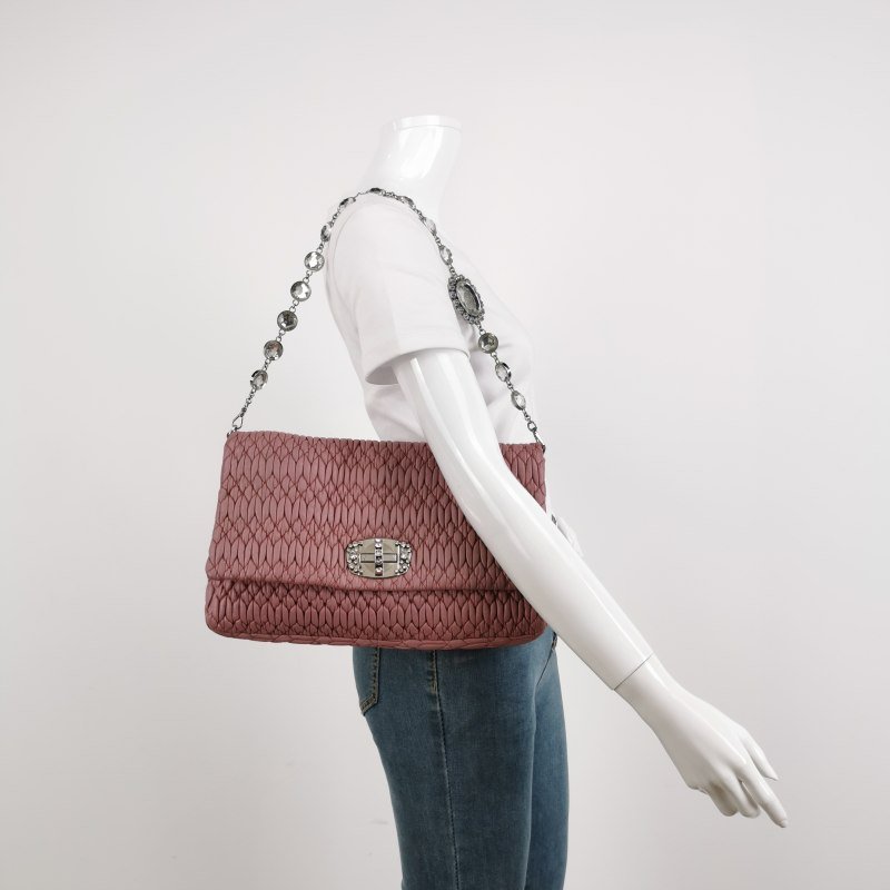 Miu Miu Matelasse 羊皮 純色 褶皺 金屬 旋扣 單肩包-1