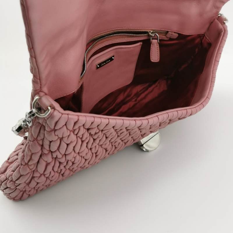 Miu Miu Matelasse 羊皮 純色 褶皺 金屬 旋扣 單肩包-5