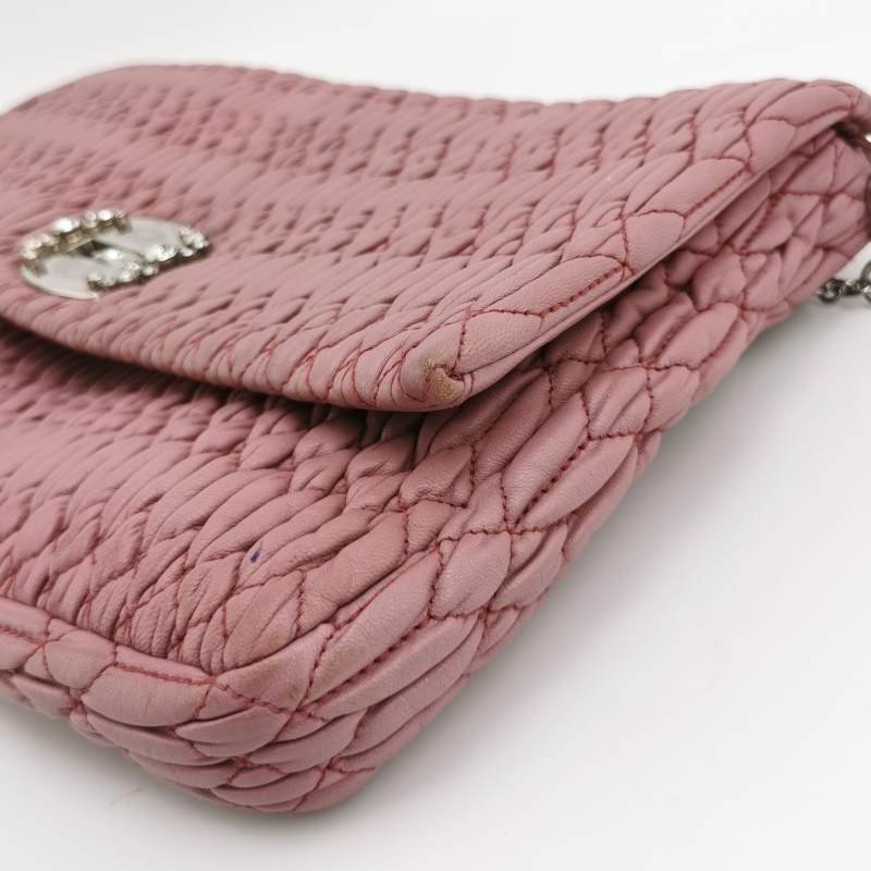 Miu Miu Matelasse 羊皮 純色 褶皺 金屬 旋扣 單肩包-8