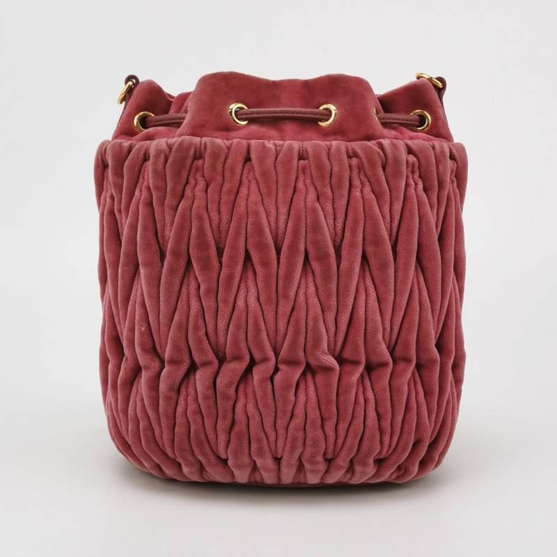 Miu Miu 羊皮 絨布 純色 褶皺 字母 Logo 水桶包 斜背包 肩背包-2