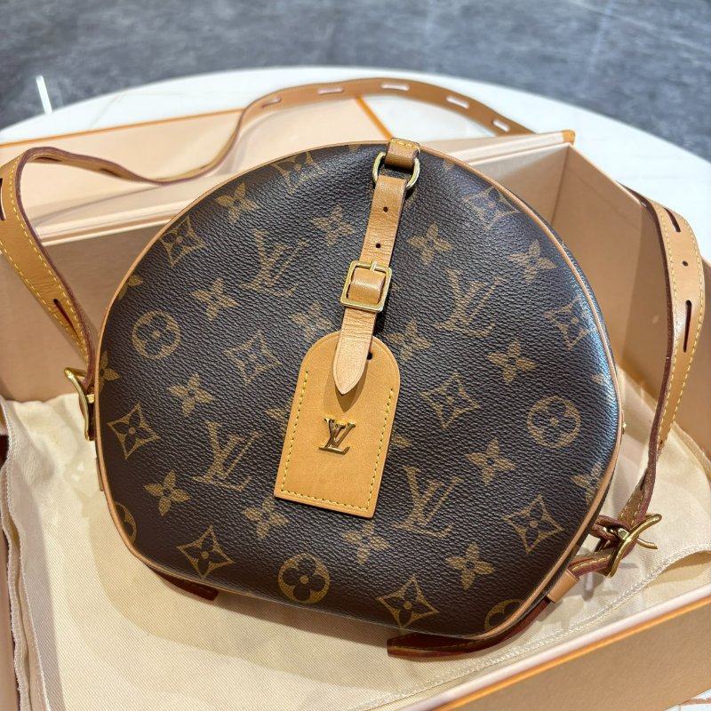 *SHIHNS名牌精品* LV Boite Chapeau Souple MM 斜背圓包-6