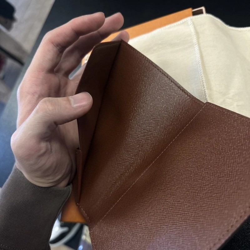 全新 LV Louis Vuitton 棕色 經典帆布護照夾   M64502-5