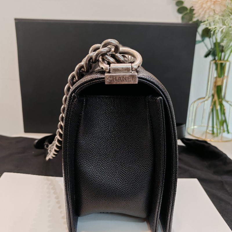 Chanel medium boy 
荔枝牛皮銀扣-2
