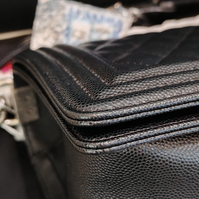 Chanel medium boy 
荔枝牛皮銀扣-8