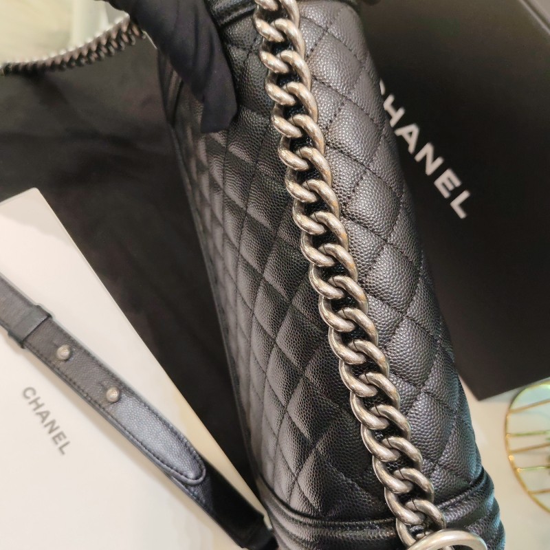 Chanel medium boy 
荔枝牛皮銀扣-22