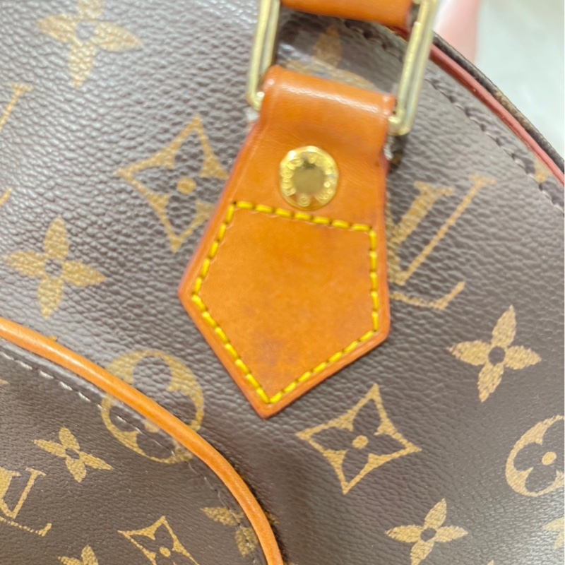 LV經典貝殼包-10