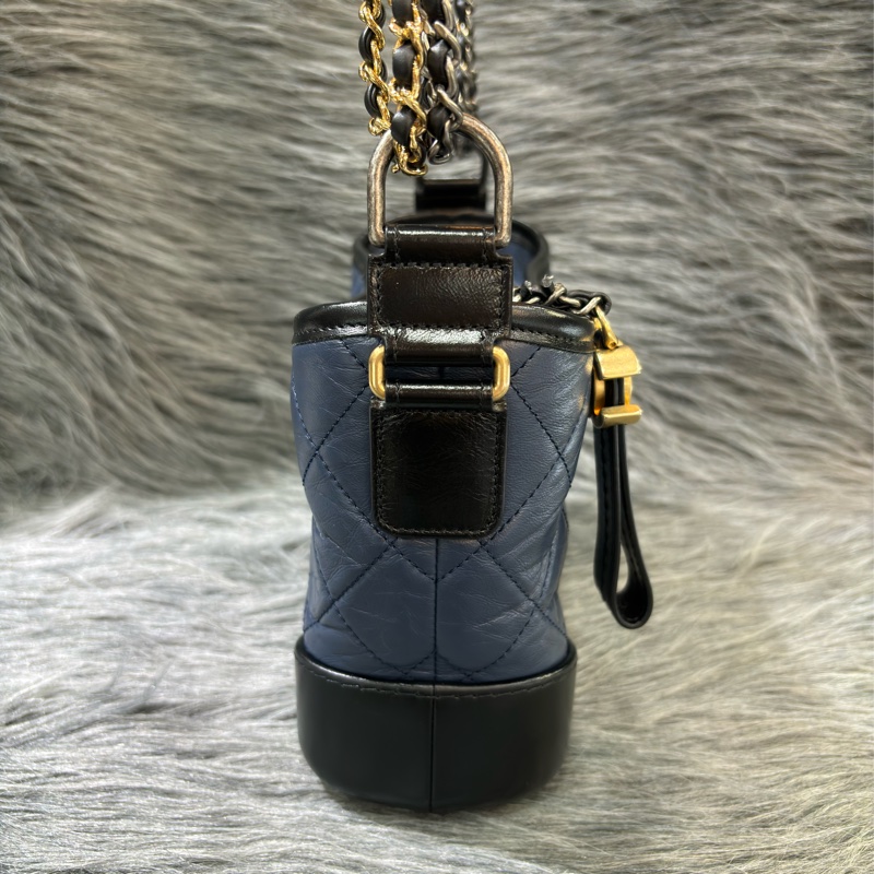 CHANEL A91810 gabrielle HOBO 20公分 缺貨款 黑色 藍色 雙色 撞色 流浪包 斜背包 肩背包 側背包-2