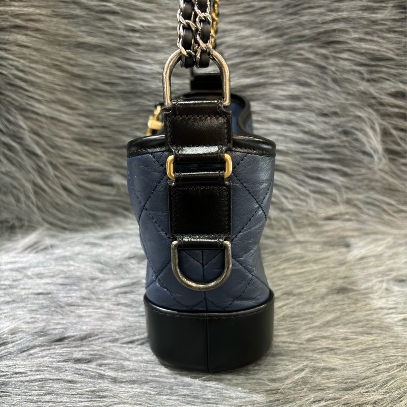 CHANEL A91810 gabrielle HOBO 20公分 缺貨款 黑色 藍色 雙色 撞色 流浪包 斜背包 肩背包 側背包-5