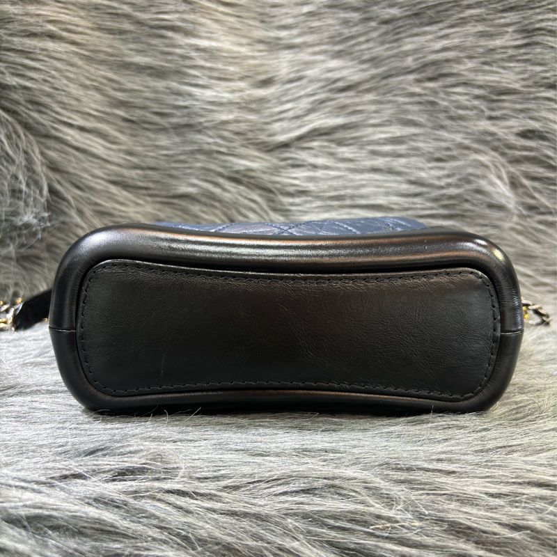 CHANEL A91810 gabrielle HOBO 20公分 缺貨款 黑色 藍色 雙色 撞色 流浪包 斜背包 肩背包 側背包-11