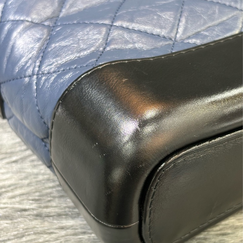 CHANEL A91810 gabrielle HOBO 20公分 缺貨款 黑色 藍色 雙色 撞色 流浪包 斜背包 肩背包 側背包-12