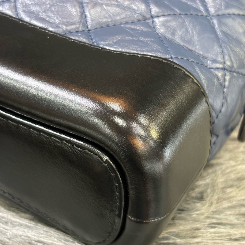 CHANEL A91810 gabrielle HOBO 20公分 缺貨款 黑色 藍色 雙色 撞色 流浪包 斜背包 肩背包 側背包-13