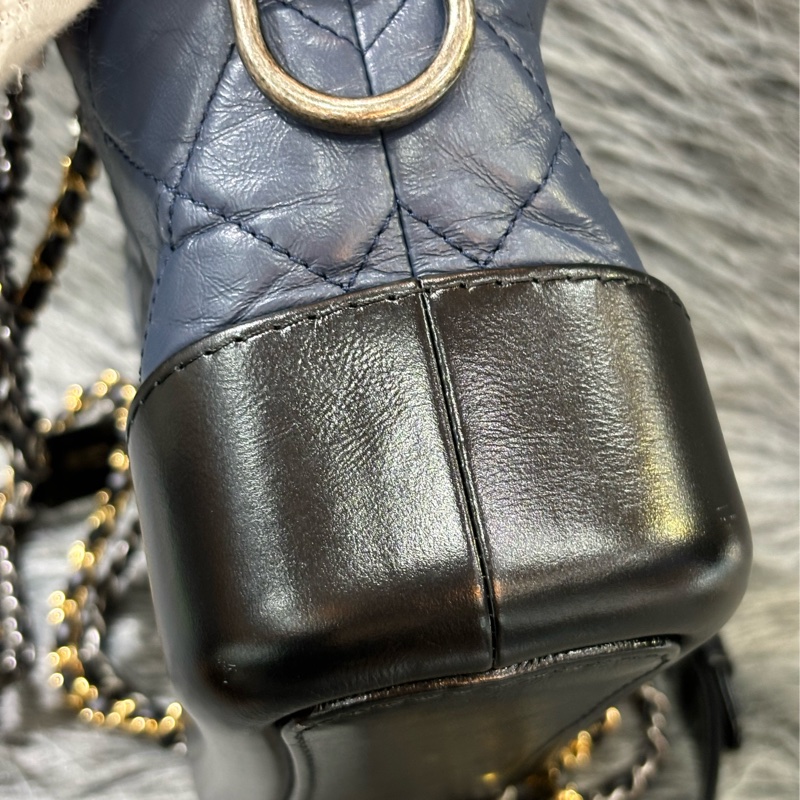 CHANEL A91810 gabrielle HOBO 20公分 缺貨款 黑色 藍色 雙色 撞色 流浪包 斜背包 肩背包 側背包-28