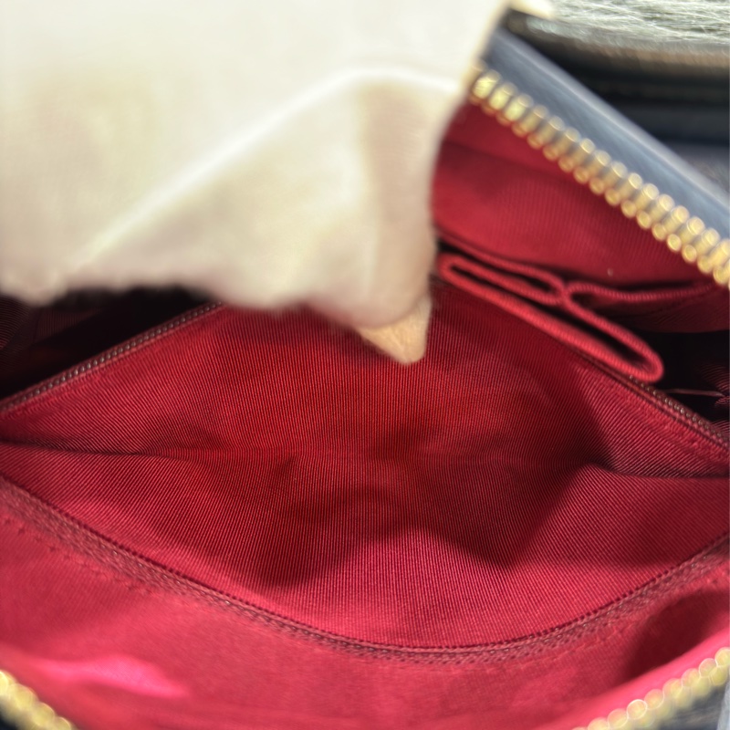 CHANEL A91810 gabrielle HOBO 20公分 缺貨款 黑色 藍色 雙色 撞色 流浪包 斜背包 肩背包 側背包-35