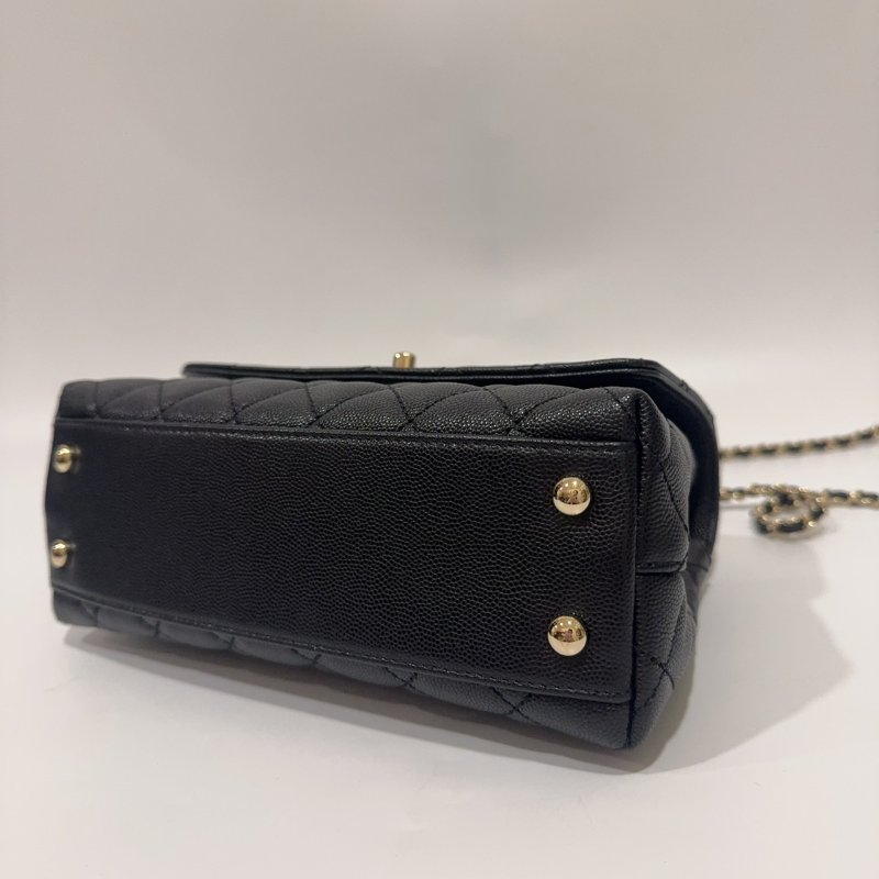 Chanel黑色金釦菱格紋荔枝皮小號CoCo Handle/A92990-9