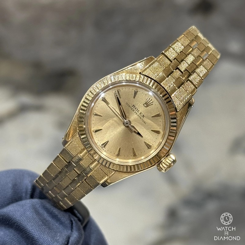 8成新 二手 Rolex
Oyster Perpetual 26
REF. 6619-0