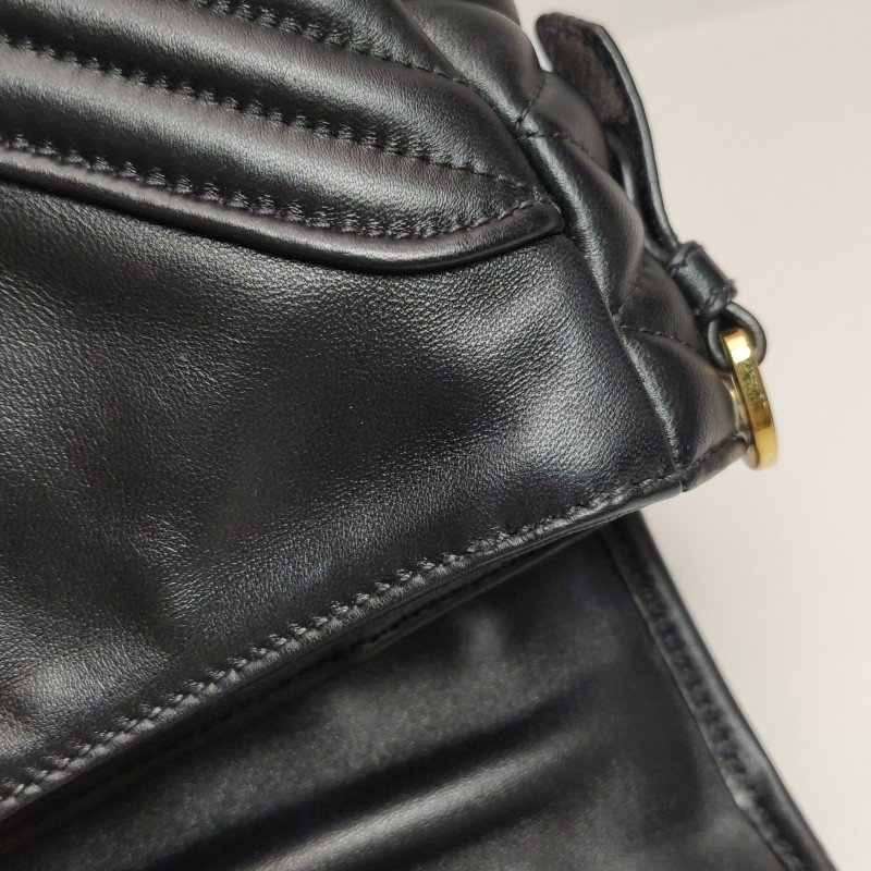 Miu Miu 羊皮 純色 絎縫 金屬扣環 斜挎包 單肩包-20