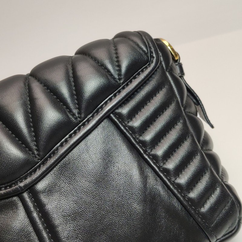 Miu Miu 羊皮 純色 絎縫 金屬扣環 斜挎包 單肩包-23