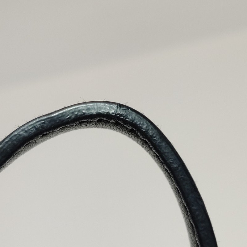 Miu Miu 羊皮 純色 絎縫 金屬扣環 斜挎包 單肩包-27