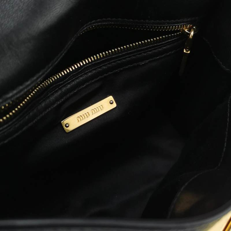 Miu Miu 羊皮 純色 旋扣 翻蓋 斜背包 單肩包-7