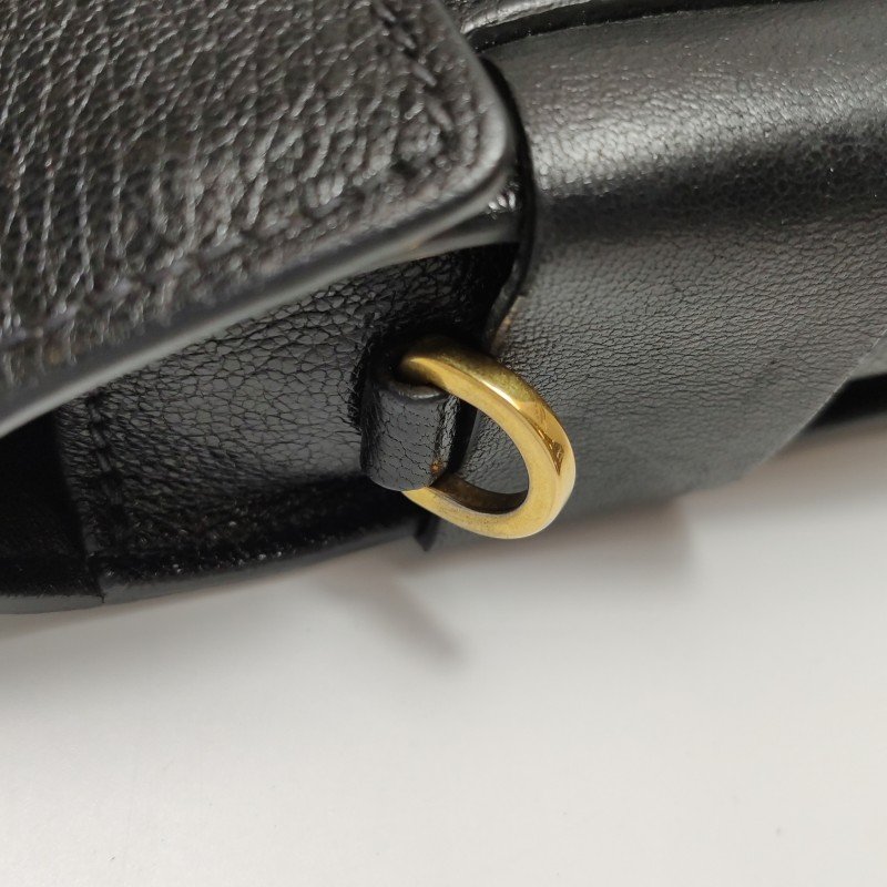 Miu Miu 羊皮 純色 旋扣 翻蓋 斜背包 單肩包-10