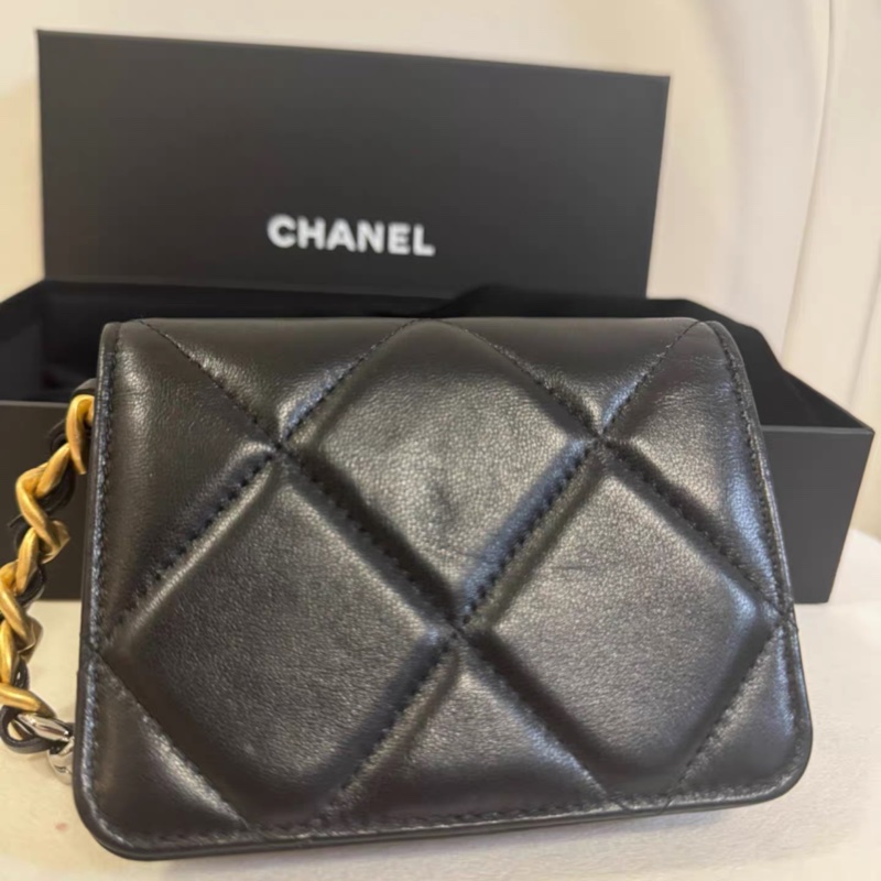 Chanel 迷你斜揹小羊皮手袋-2