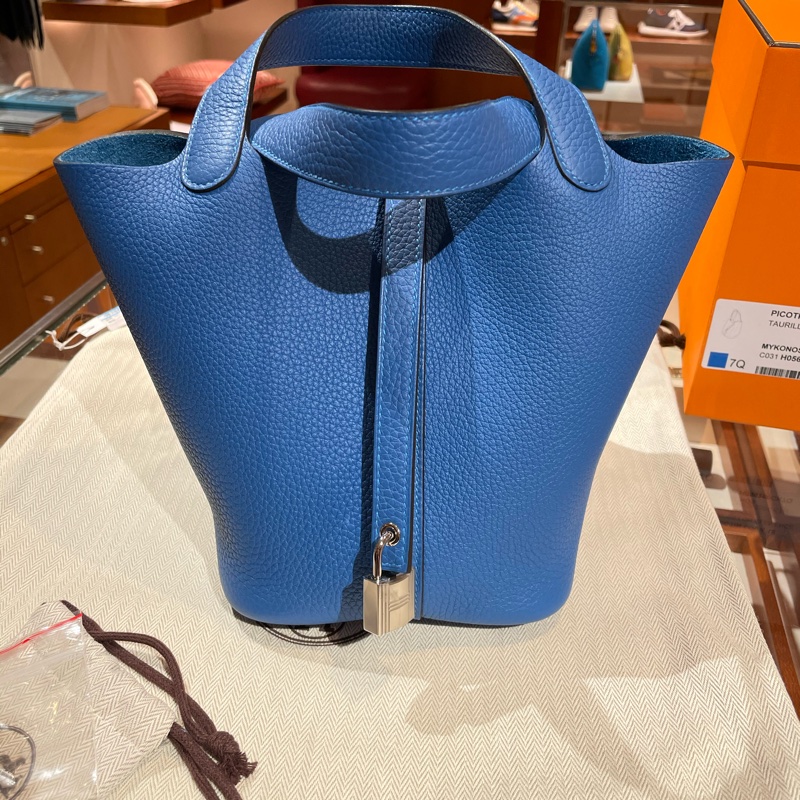 甜價售Hermès Picotin 18希臘藍 閒置近新皮革很挺（不含絲巾）-10