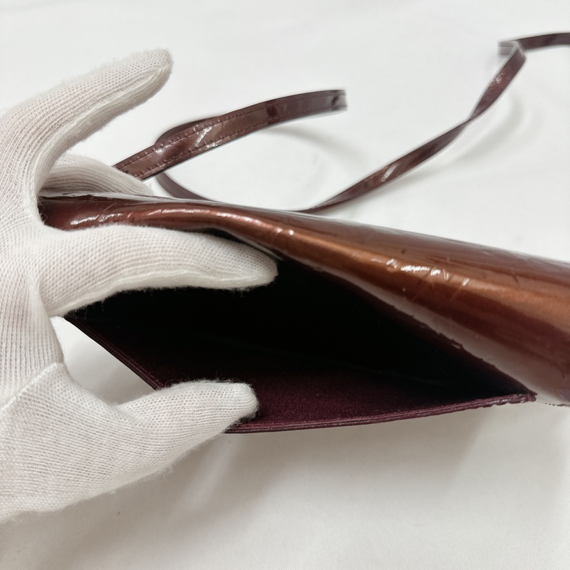 莉亞精品♡ LV 漆皮斜背包 二手美包-15