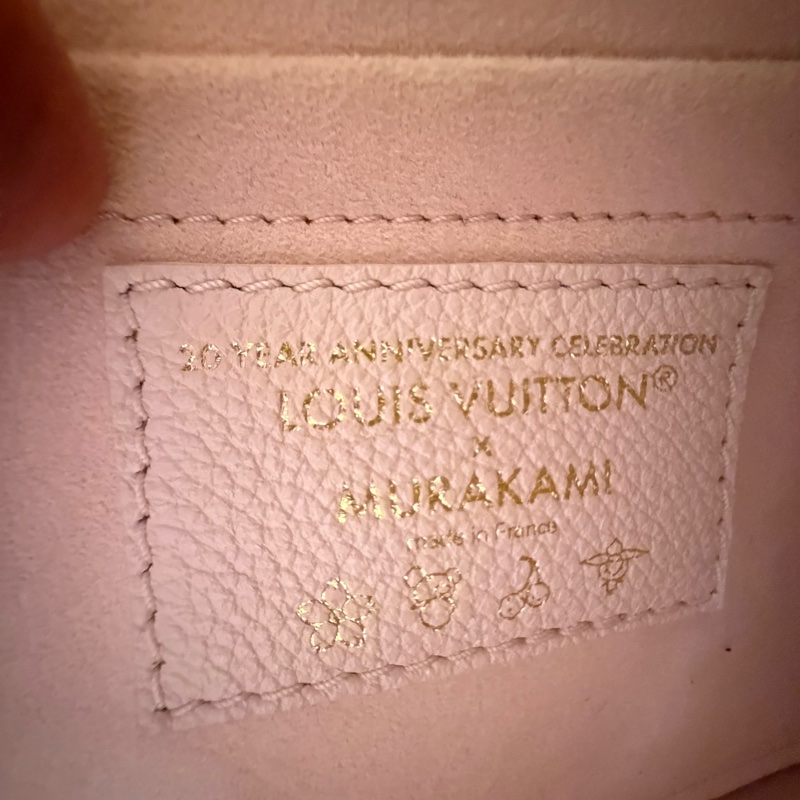 LV 村上隆聯名款櫻花粉限量肩背斜背兩用包-4